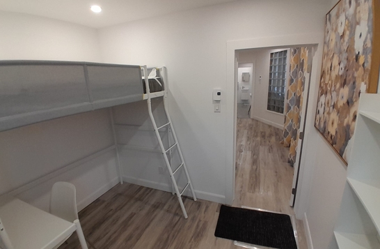 Logement idéal pour 2 étudiants ou petite famille métro Berri UQAM