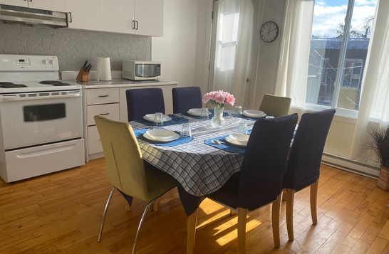  Furnished 5 1/2 for monthly rent in the  Sud-Ouest of Montréal