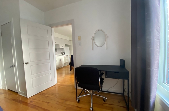  Furnished 5 1/2 for monthly rent in the  Sud-Ouest of Montréal