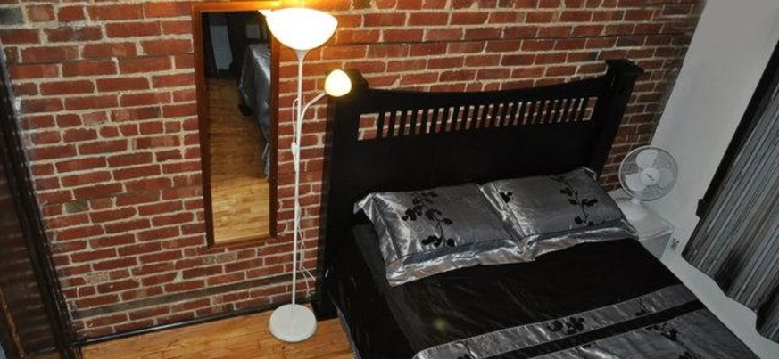 Chambre Meublée & Équipée – Plateau Mont-Royal – Portable inclus Chambre Meublée & Équipée – Plateau Mont-Royal – Portable inclus