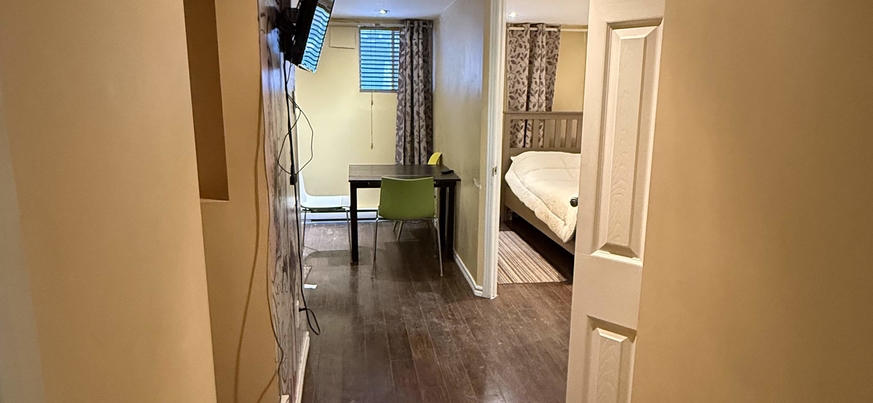 Petit logement de 2 chambres métro Angrignon tout compris