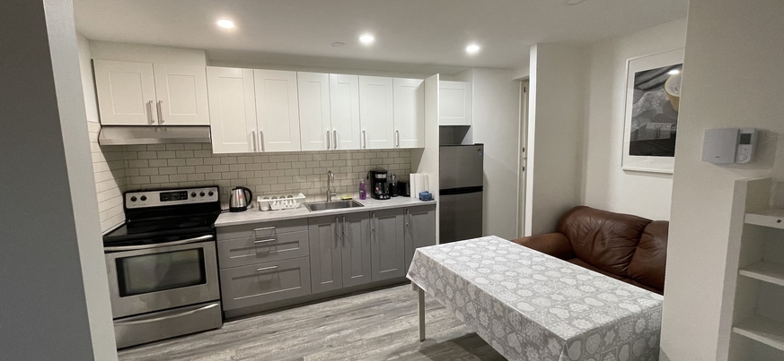 Grand 2 1/2 à Longueuil, 10 minutes du centre ville Grand 2 1/2 à Longueuil, 10 minutes du centre ville