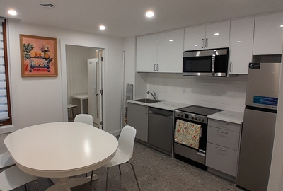 Logement idéal pour 2 étudiants ou petite famille métro Berri UQAM