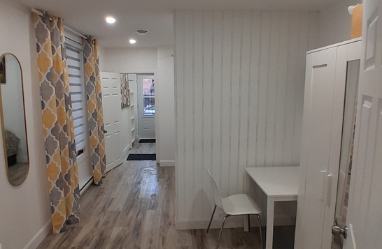 Apartment for 2 students or a small family near Berri-UQAM metro