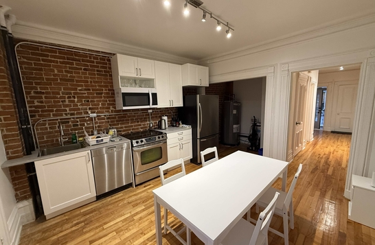 Private room for rent at Berri UQAM metro station
