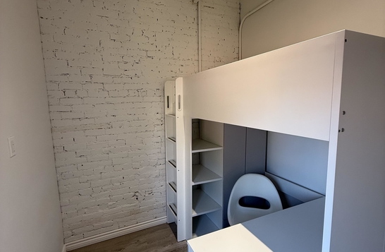 Appartement meublé avec 4 chambres fermées (6 1/2) métro Berri UQAM