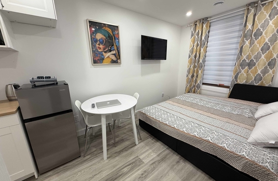 Studio meublé tout compris métro Berri UQAM