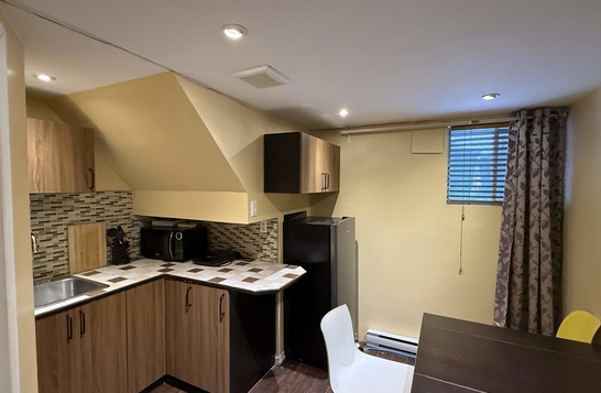 Petit logement de 2 chambres métro Angrignon tout compris Petit logement de 2 chambres métro Angrignon tout compris