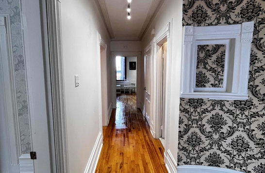 Appartement meublé avec 4 chambres fermées (6 1/2) métro Berri UQAM