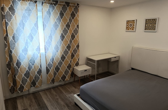 Grand appartement meublé tout compris métro Longueuil Grand appartement meublé tout compris métro Longueuil