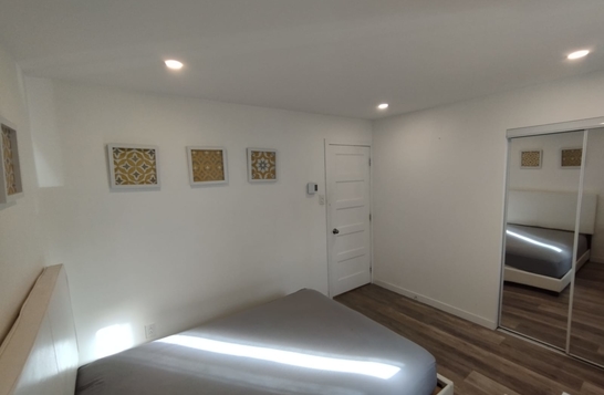 Grand 4 1/2 meublé tout compris métro Longueuil Grand 4 1/2 meublé tout compris métro Longueuil