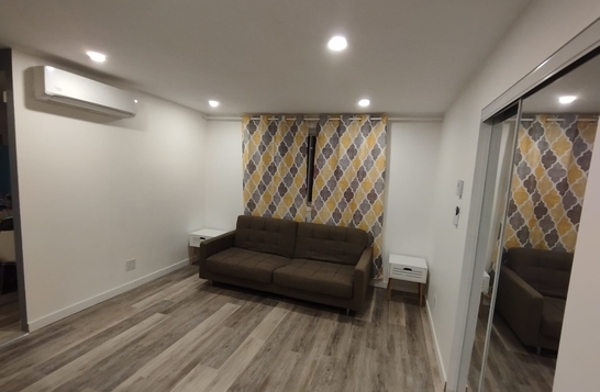 Grand 4 1/2 meublé tout compris métro Longueuil Grand 4 1/2 meublé tout compris métro Longueuil