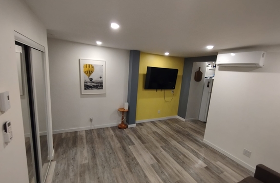 Grand 4 1/2 meublé tout compris métro Longueuil Grand 4 1/2 meublé tout compris métro Longueuil