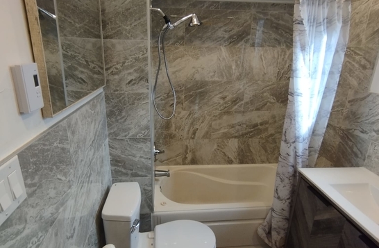 Grand 4 1/2 meublé tout compris métro Longueuil Grand 4 1/2 meublé tout compris métro Longueuil